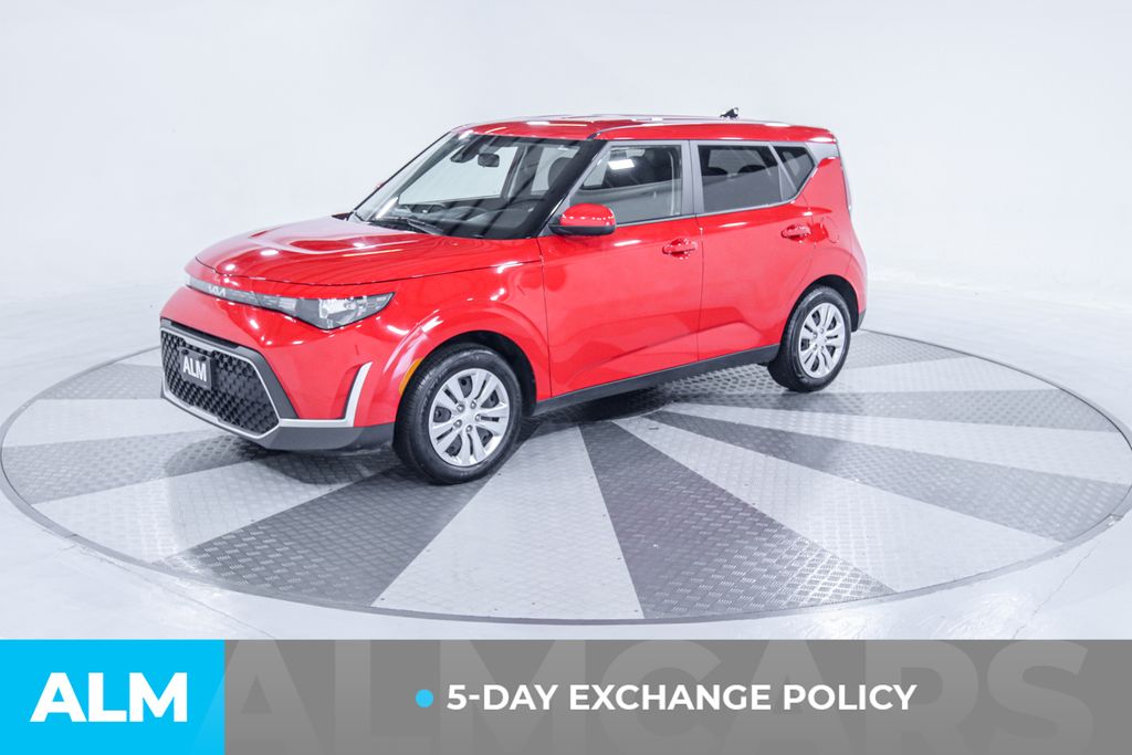 2023 Kia Soul LX photo 3