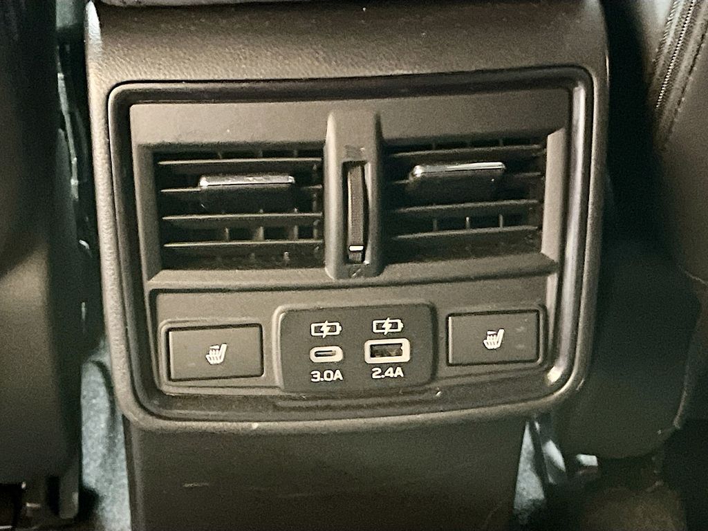 Used 2025 Crystal White Pearl Subaru Touring image 27