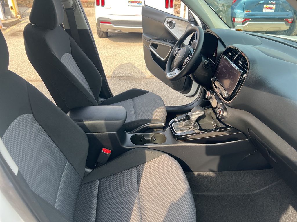 2023 Kia Soul S photo