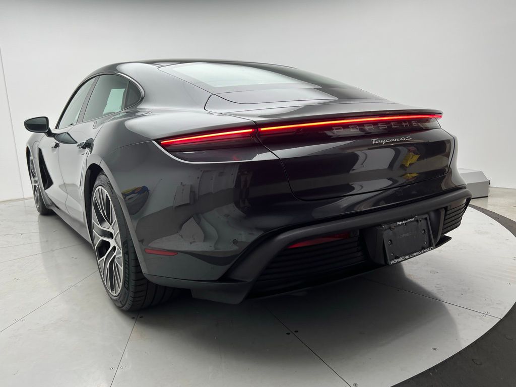 Thumbnail: 2020 Porsche Taycan - 3