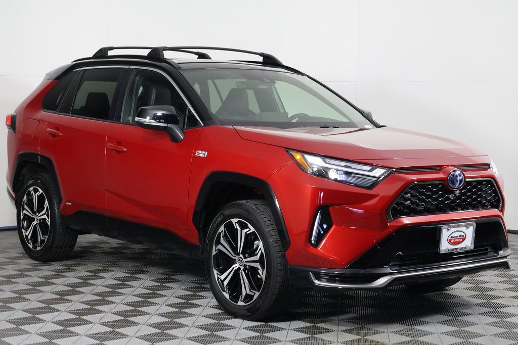 Thumbnail: 2022 Toyota RAV4 - 3
