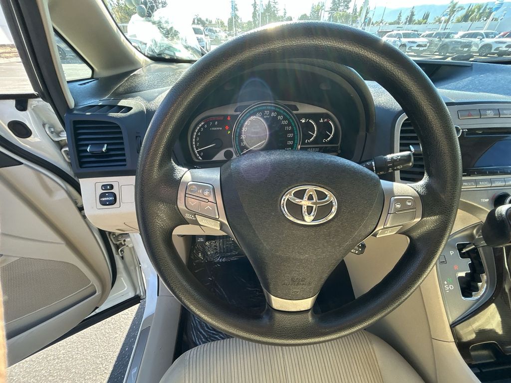 Thumbnail: 2010 Toyota Venza - 14