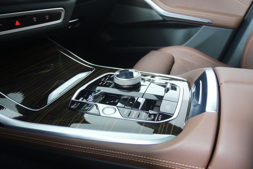 Thumbnail: 2026 BMW X7 - 26