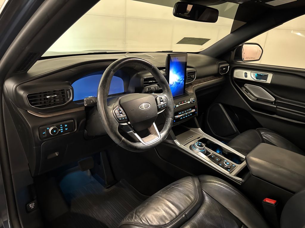 Certified Used 2020 Blue Ford Platinum image 6