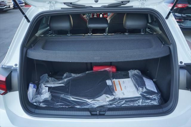 Thumbnail: 2026 Volkswagen Golf - 14