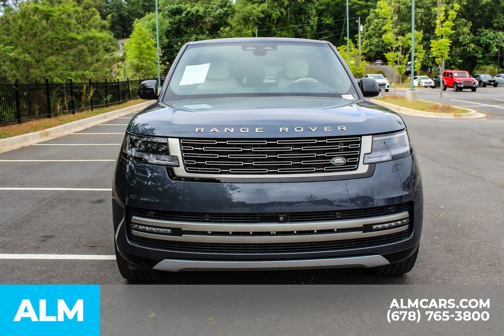 Used 2025 Gray Land Rover SE image 9