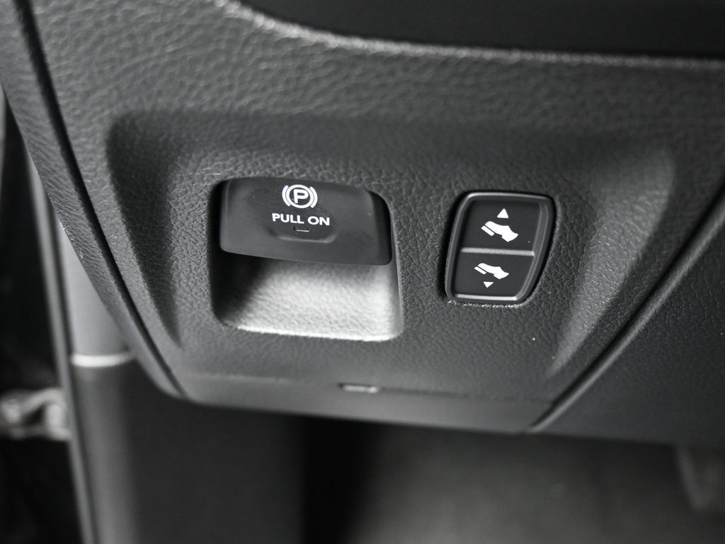 Used 2023 Diamond Black Crystal Pearlcoat Ram Laramie image 37