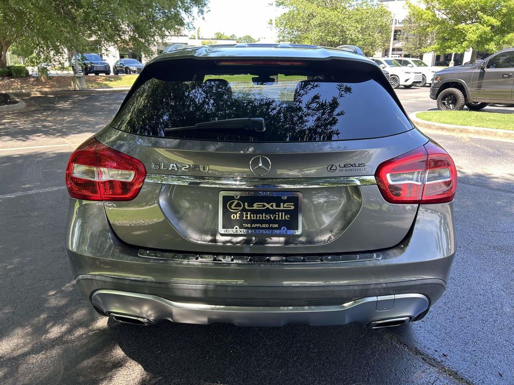 Used 2018 Gray Mercedes-Benz GLA 250 image 3