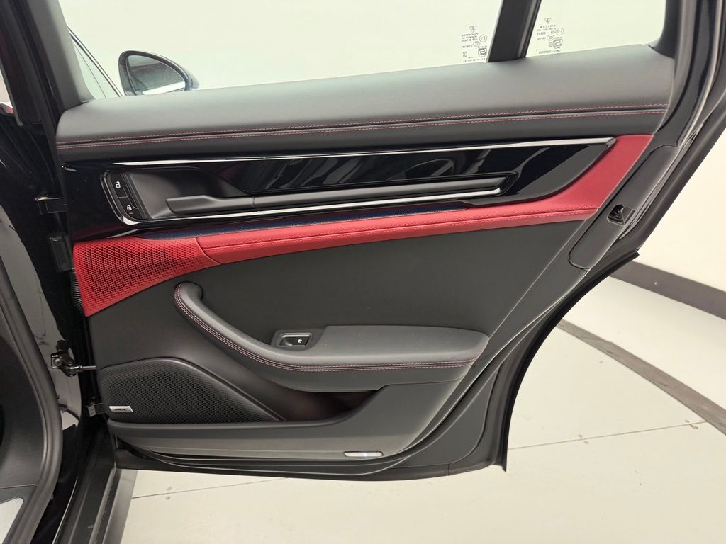 Thumbnail: 2026 Porsche Panamera - 32