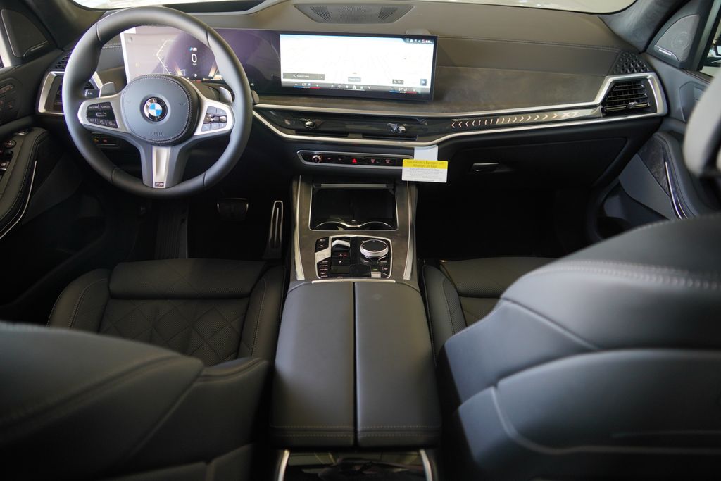 Thumbnail: 2027 BMW X7 - 16