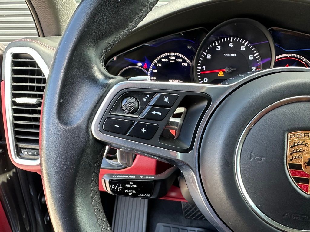 Thumbnail: 2021 Porsche Cayenne - 20