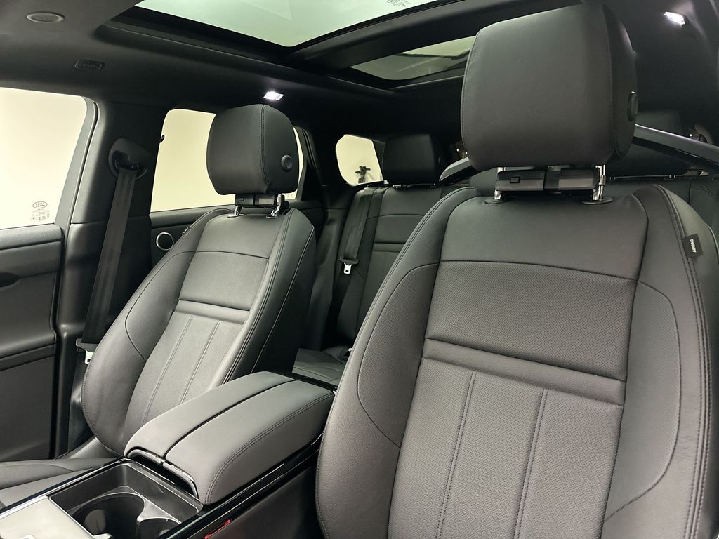 Thumbnail: 2026 Land Rover Range Rover Evoque - 10