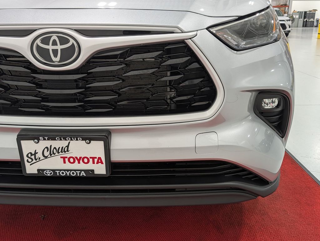 Used 2025 Toyota Highlander SUV