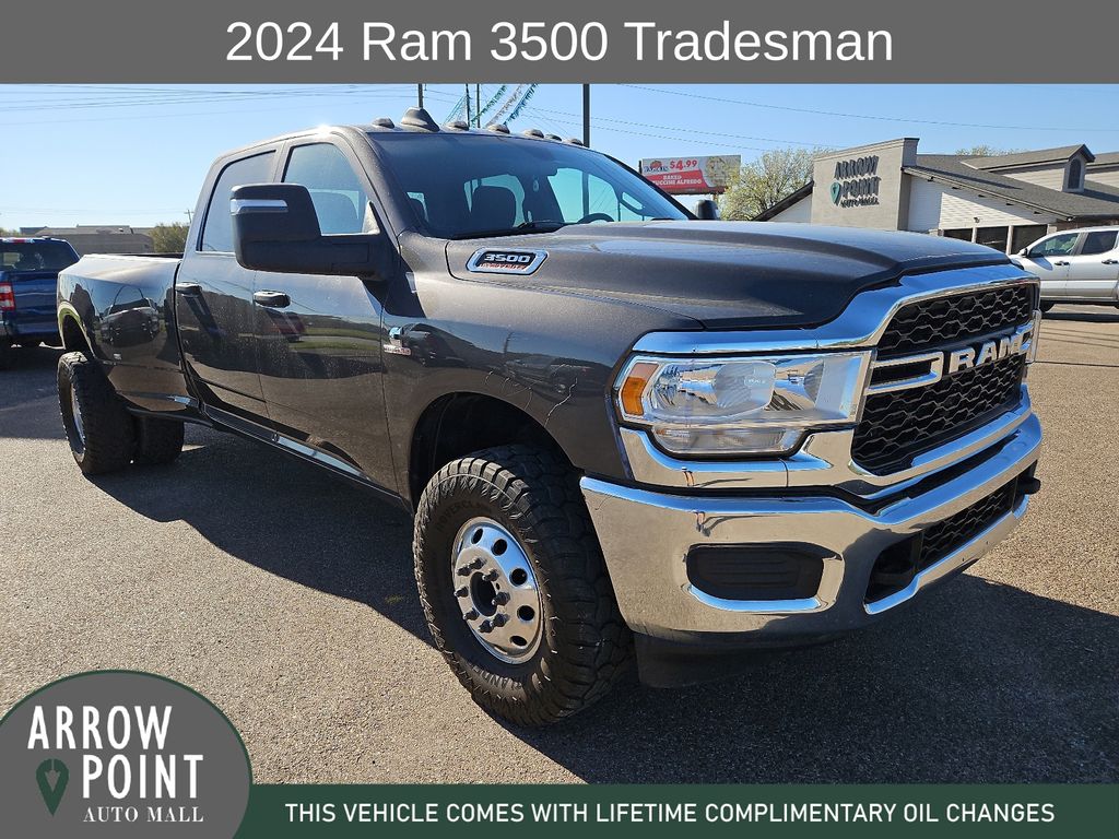 2024 RAM 3500 Tradesman Crew Cab LB DRW 4WD