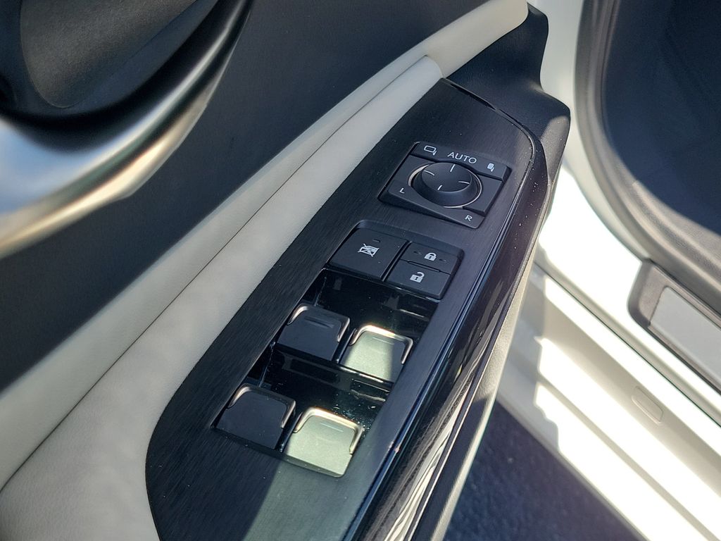 used 2025 Lexus ES car, priced at $45,998