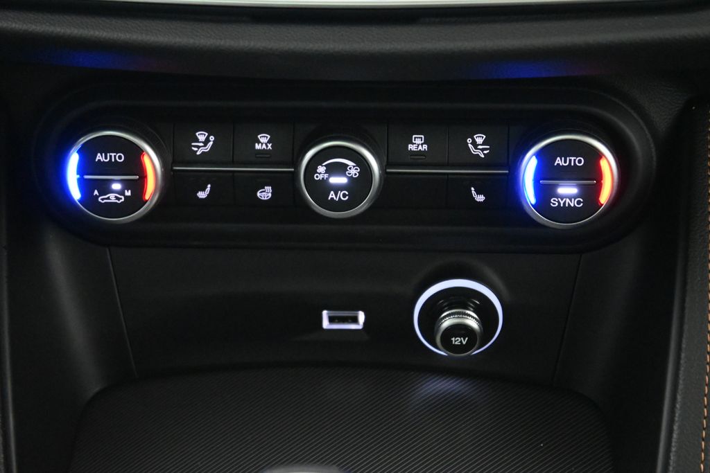 Thumbnail: 2025 Alfa Romeo Stelvio - 21