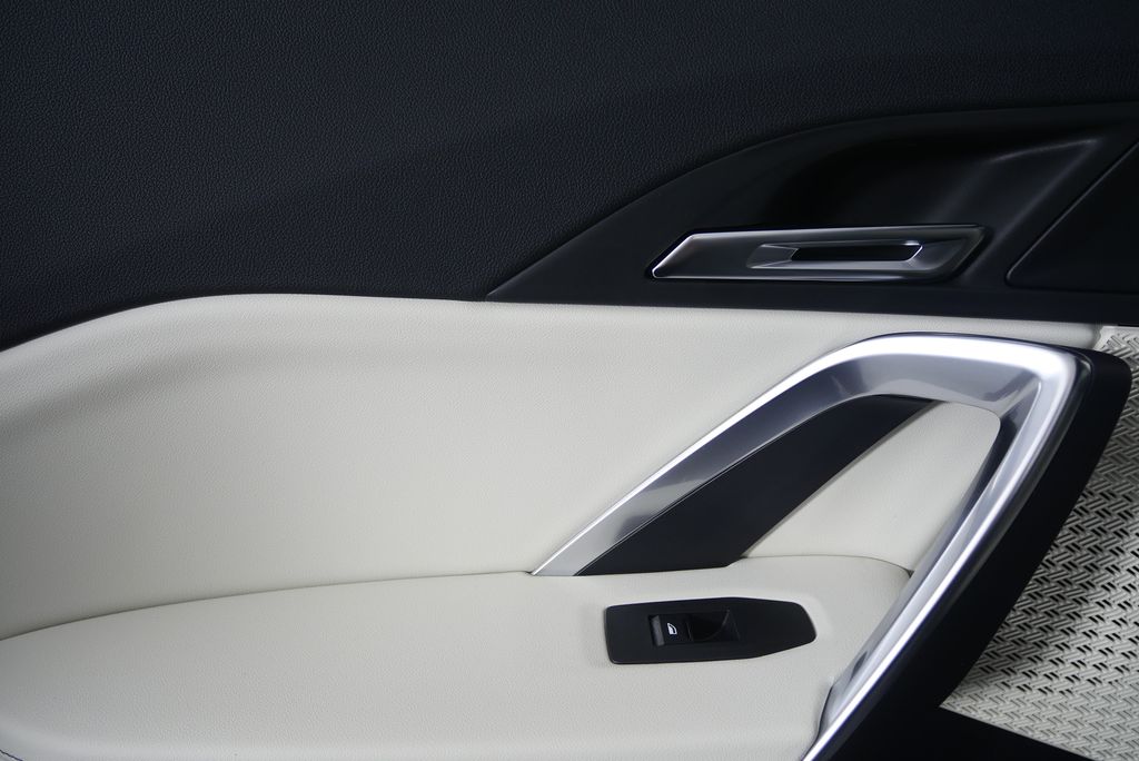 Thumbnail: 2026 BMW X1 - 14