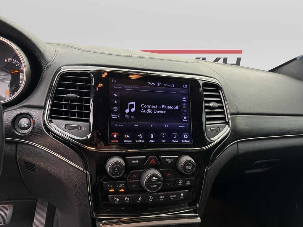 Used 2020 Silver Jeep Overland image 9