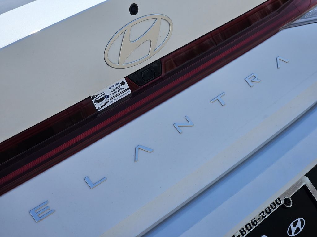 2026 Hyundai Elantra Hybrid