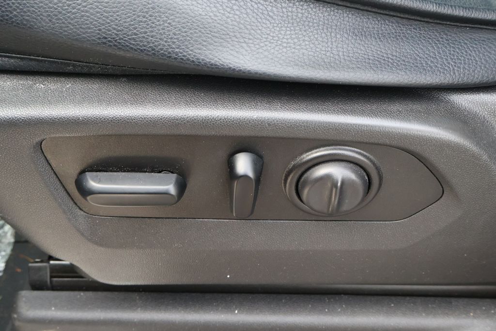 Thumbnail: 2020 Chevrolet Silverado 1500 - 15