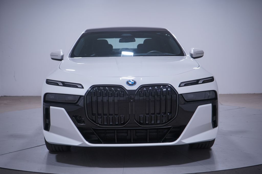 Thumbnail: 2025 BMW i7 - 4