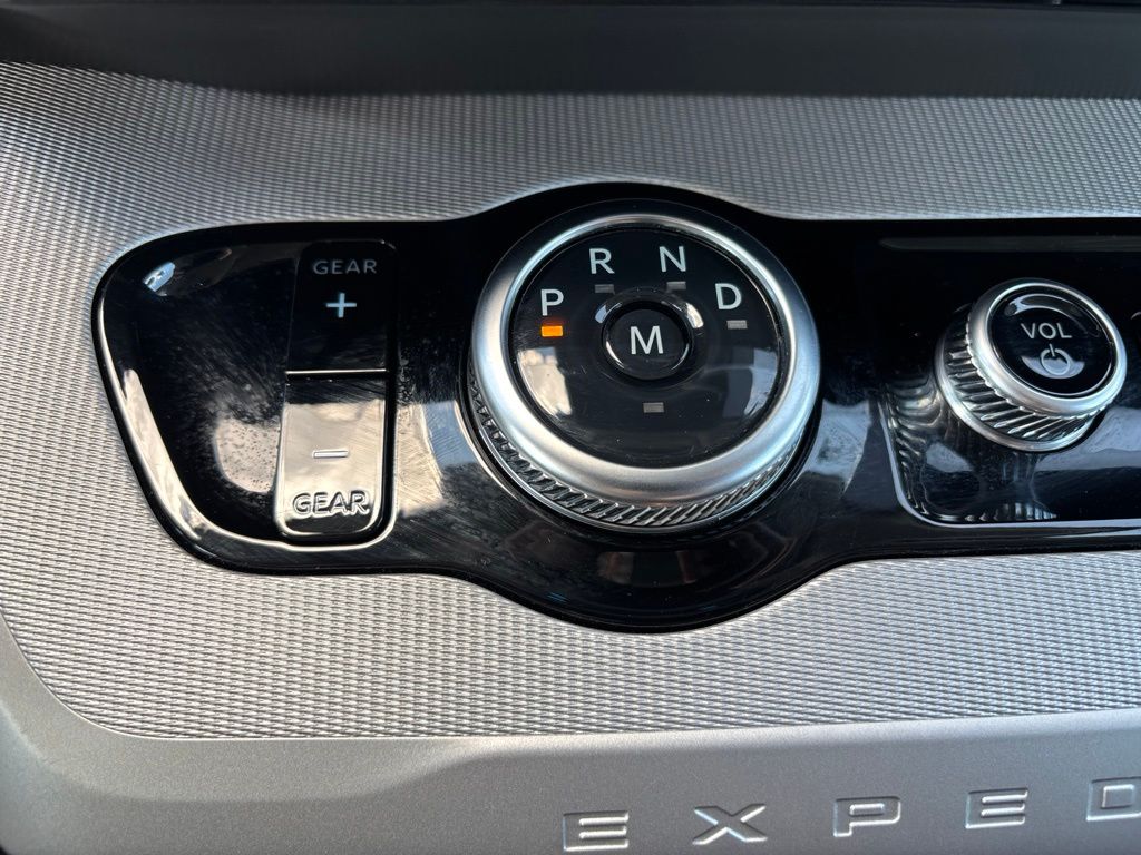 Used 2025 Ford Expedition SUV