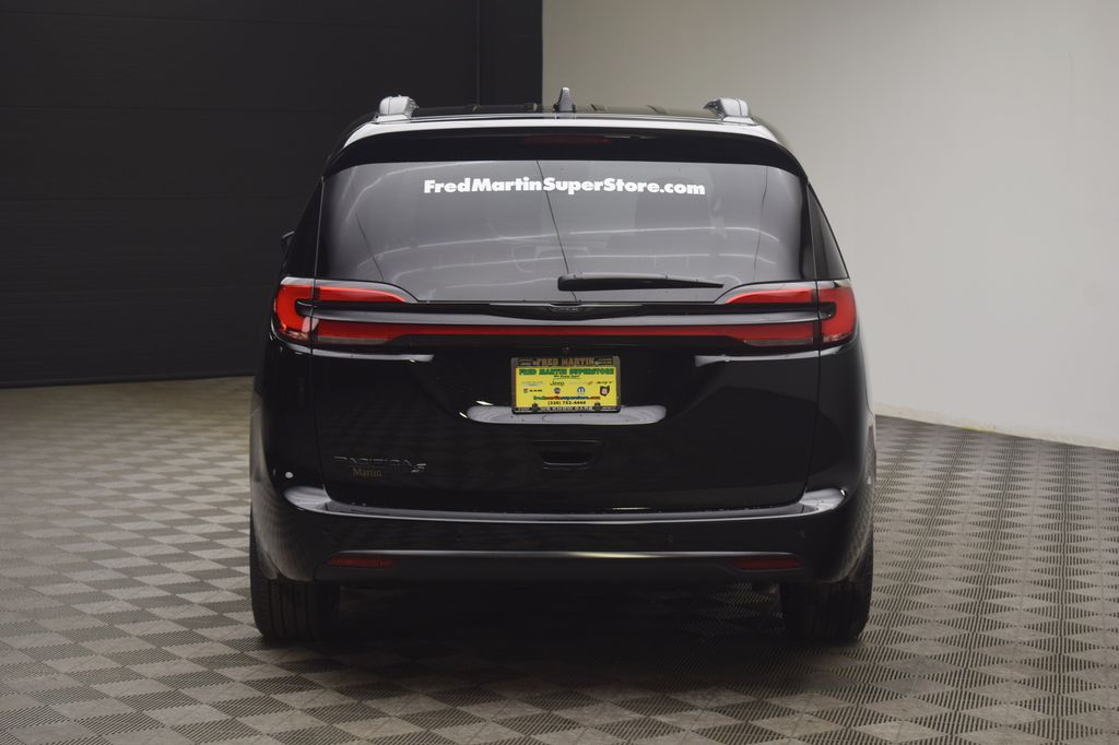 new 2026 Chrysler Pacifica car, priced at $44,465