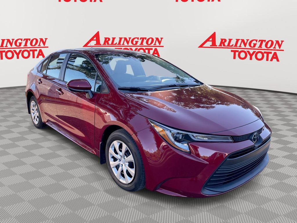 2025 Toyota Corolla LE's photo