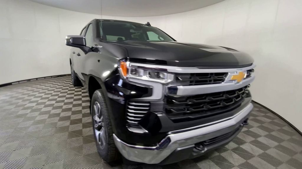 2024 Chevrolet Silverado 1500 LT 3