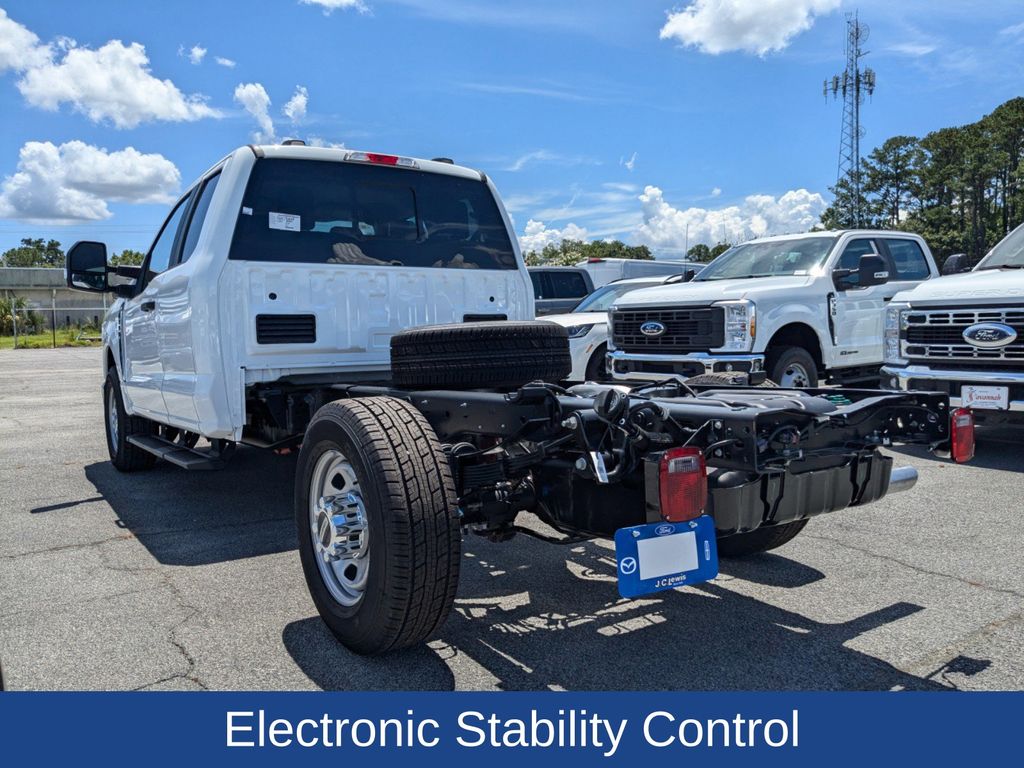 2025 Ford F-350 Super Duty XL