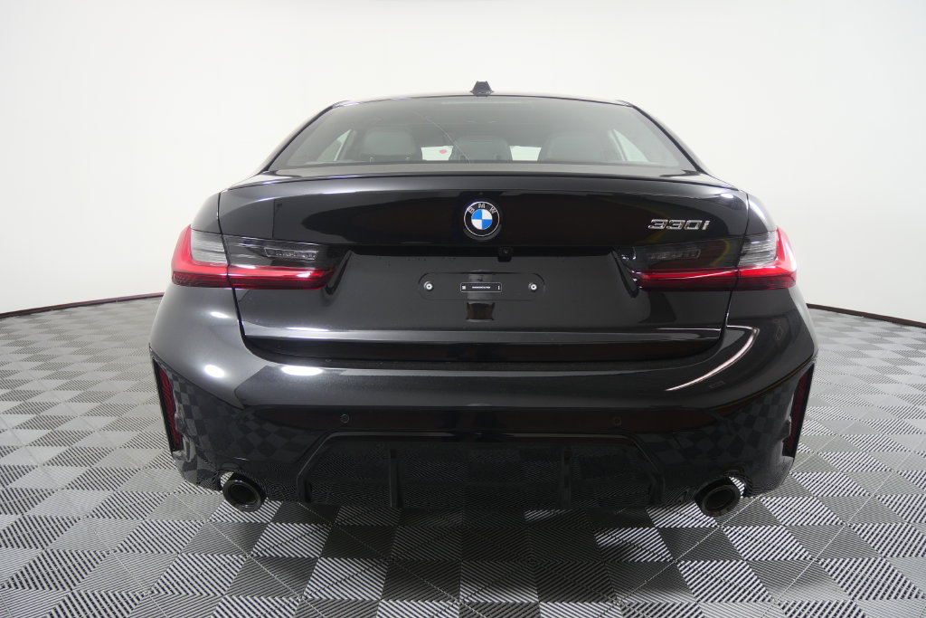 Thumbnail: 2026 BMW 3 Series - 5