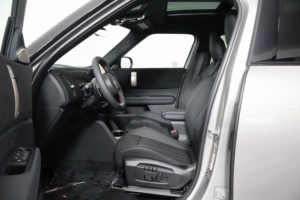 Thumbnail: 2027 MINI Cooper Countryman - 5