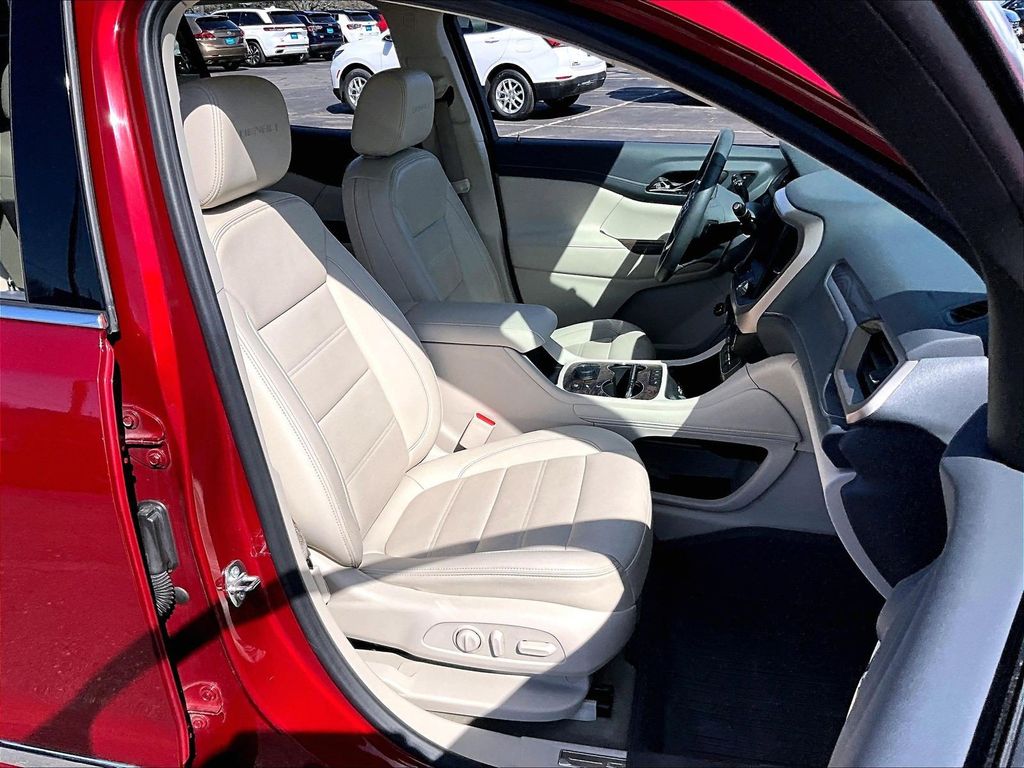 2023 GMC Acadia — photo 11