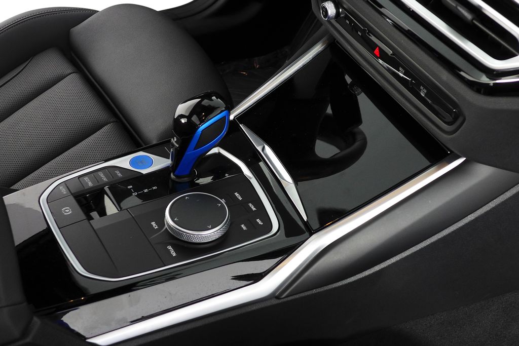 Thumbnail: 2023 BMW i4 - 15