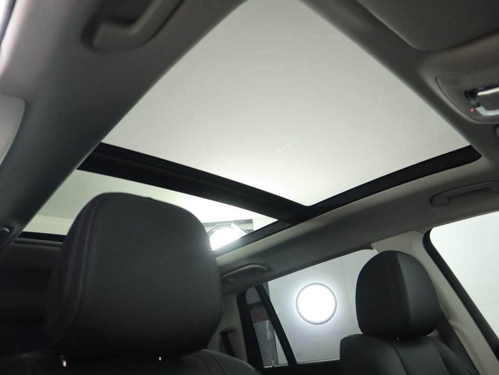 Thumbnail: 2026 Mercedes-Benz GLS - 20