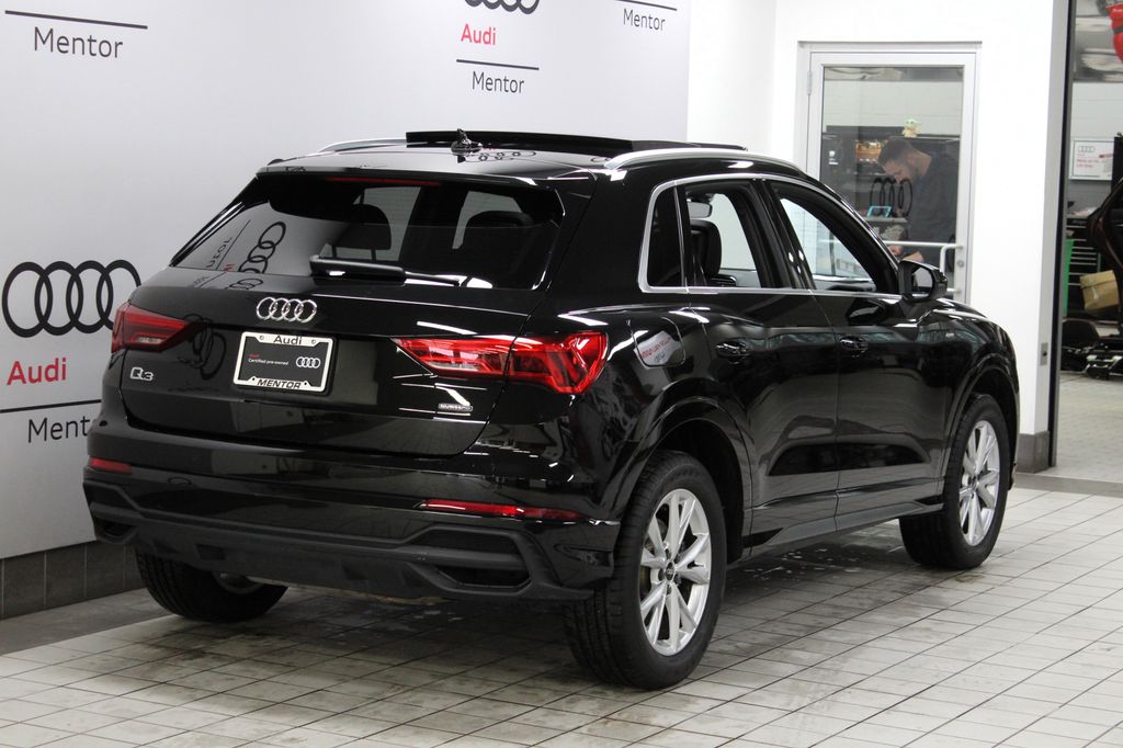 Thumbnail: 2023 Audi Q3 - 6