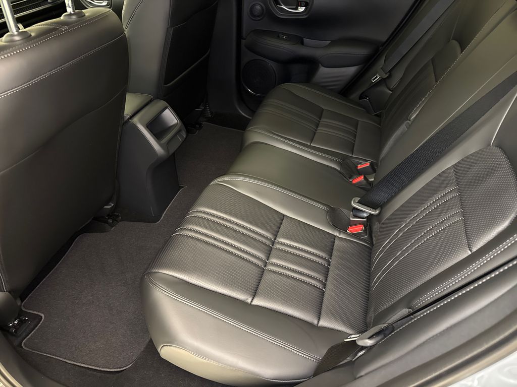 New 2027 Gray Honda EX-L image 17