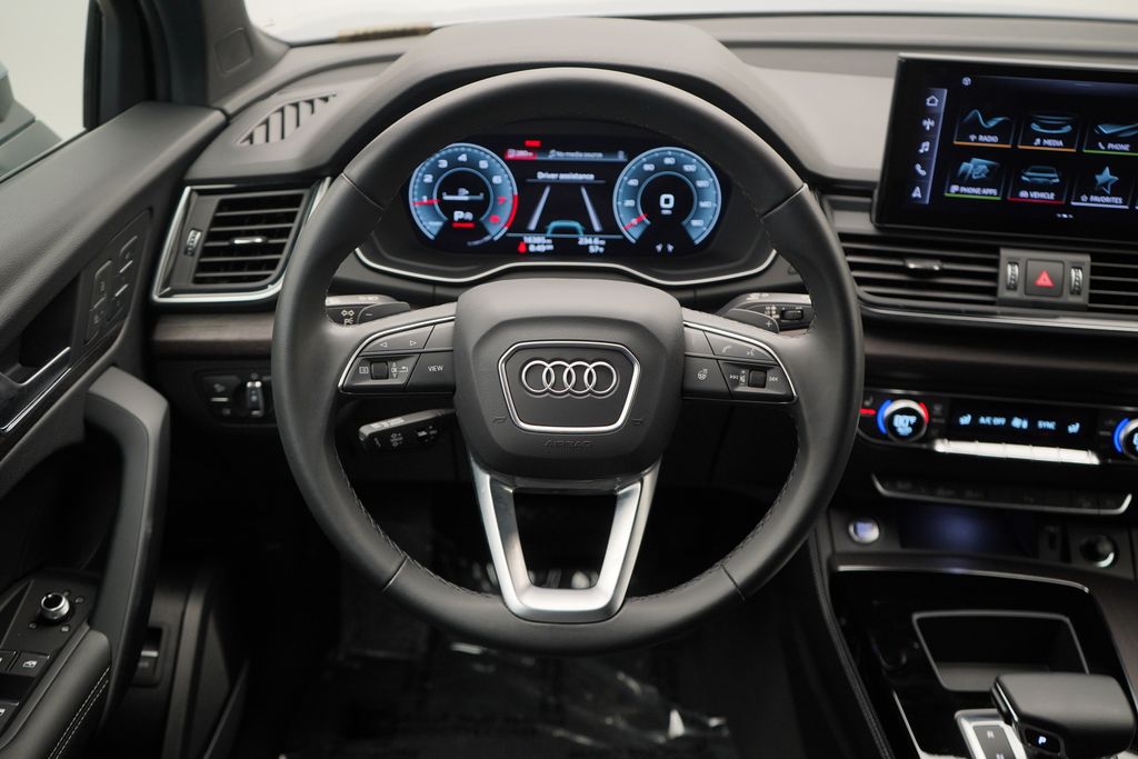 Thumbnail: 2023 Audi Q5 - 9