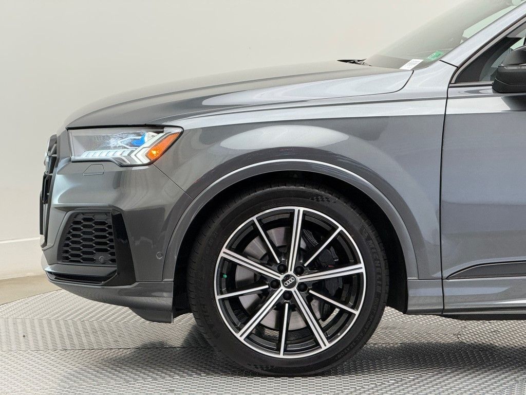 Thumbnail: 2021 Audi SQ7 - 10