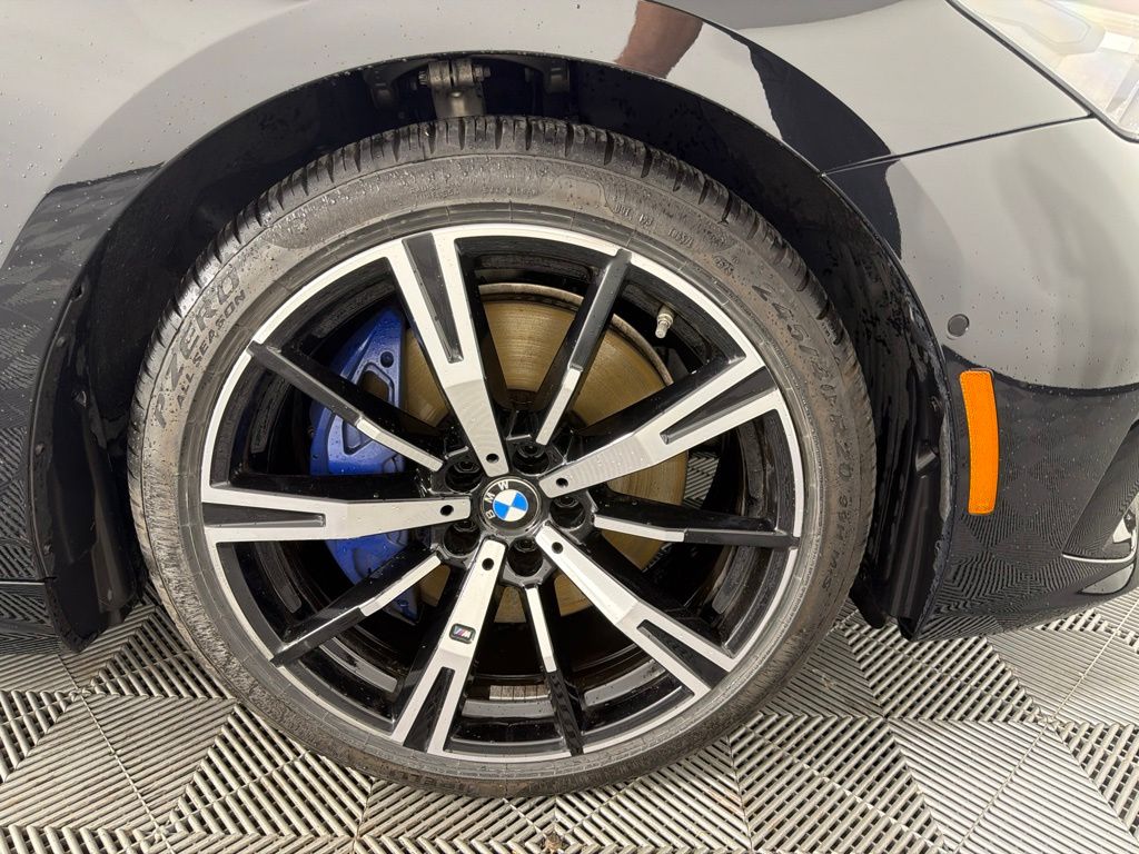 Thumbnail: 2024 BMW 5 Series - 11