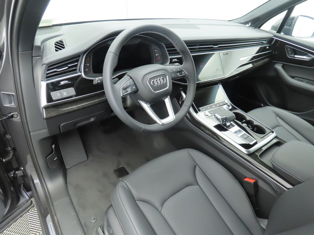 2025 Audi Q7  10