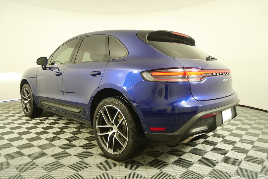 Thumbnail: 2025 Porsche Macan - 5