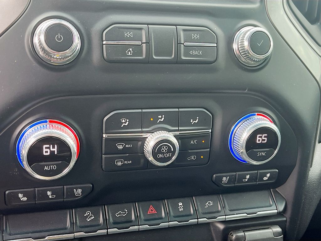Used 2021 White GMC AT4 image 15
