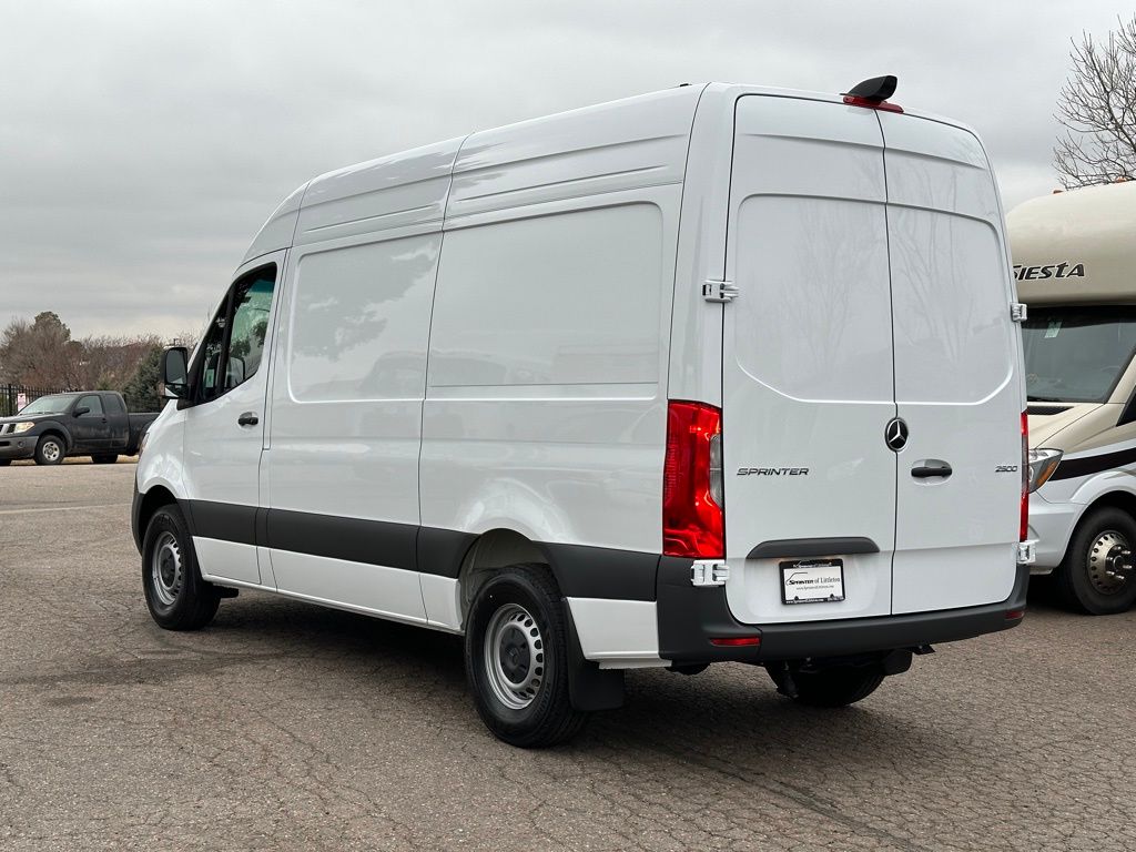 2024 Mercedes-Benz Sprinter 2500 Cargo 144 WB 3