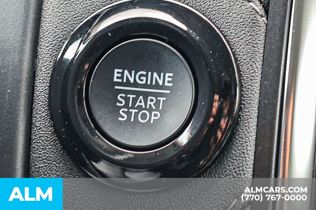 Used 2025 Silver Ford Platinum image 49