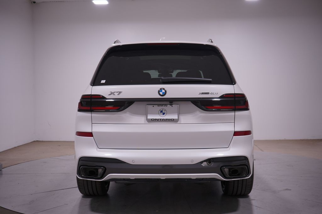 2025 BMW X7 xDrive40i 5