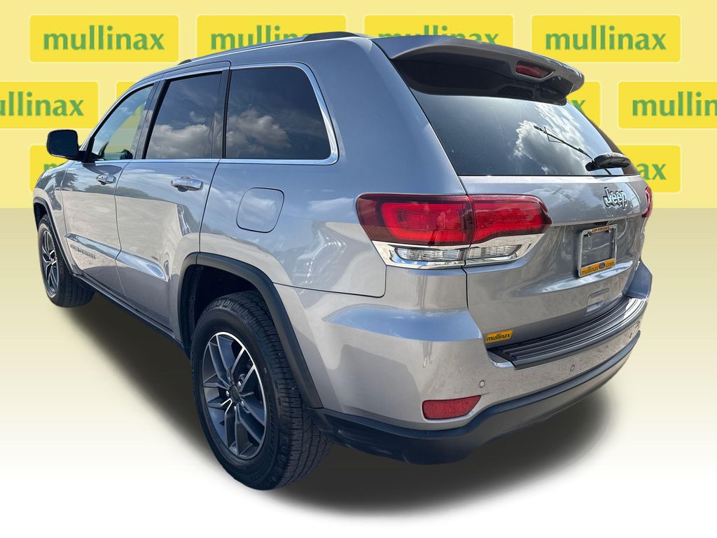 Used 2020 Silver Jeep Laredo E image 8