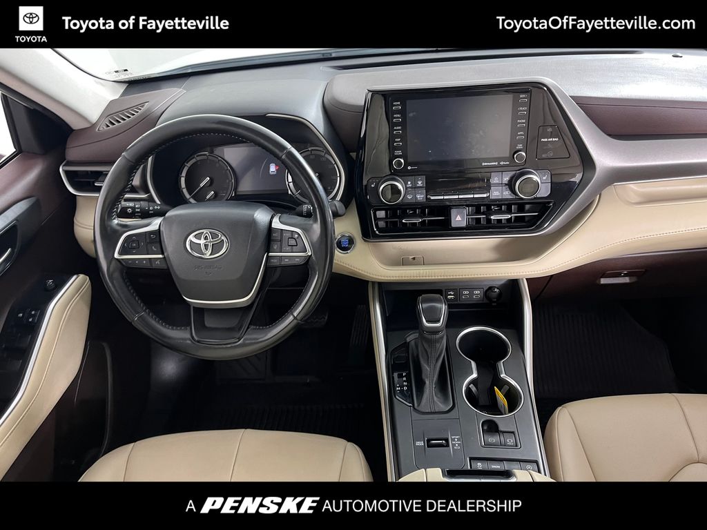 Thumbnail: 2022 Toyota Highlander - 5