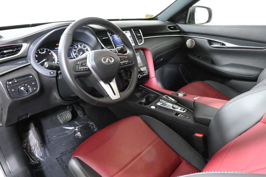 Thumbnail: 2025 INFINITI QX50 - 15