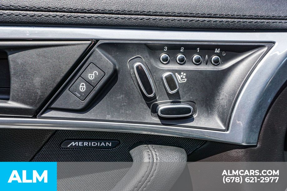 Used 2020 Black Jaguar R-Dynamic image 58